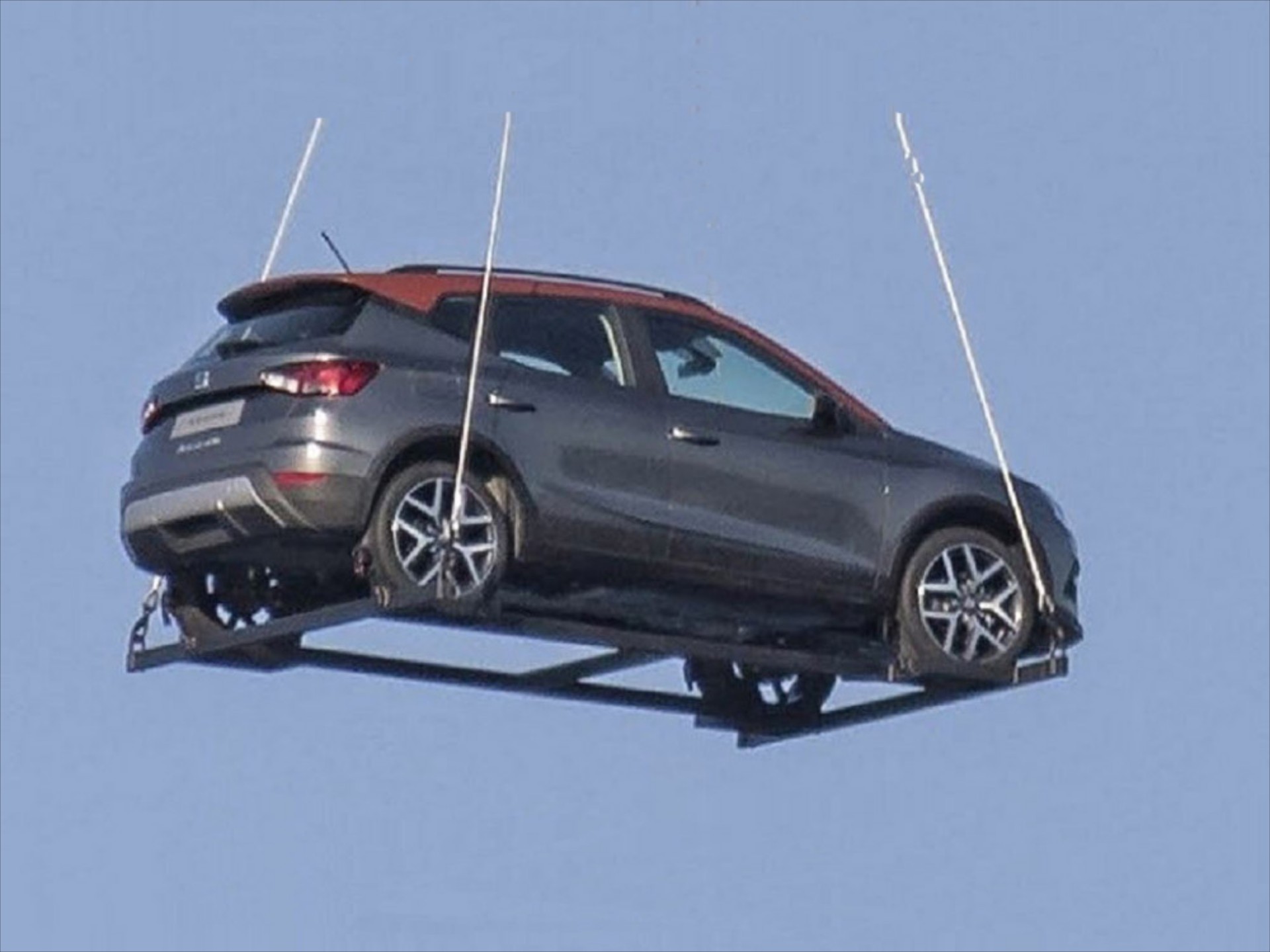 Το νέο SEAT Arona… πετάει