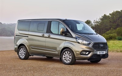 Πολυτελείς μετακινήσεις με το νέο Tourneo Custom