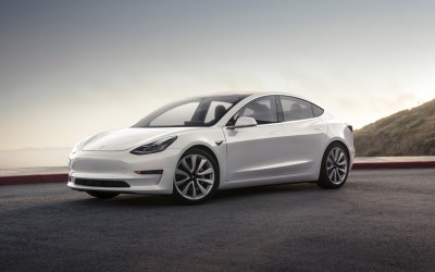 Η βασική έκδοση του Model 3 κάνει 35.000 $. Η πιο ακριβή;