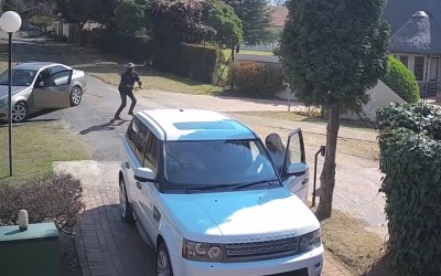 Απέφυγαν τους κλέφτες με αστραπιαίες κινήσεις (video)