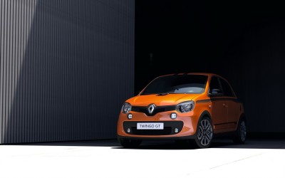 Η Renault βάζει το Twingo στην πρίζα