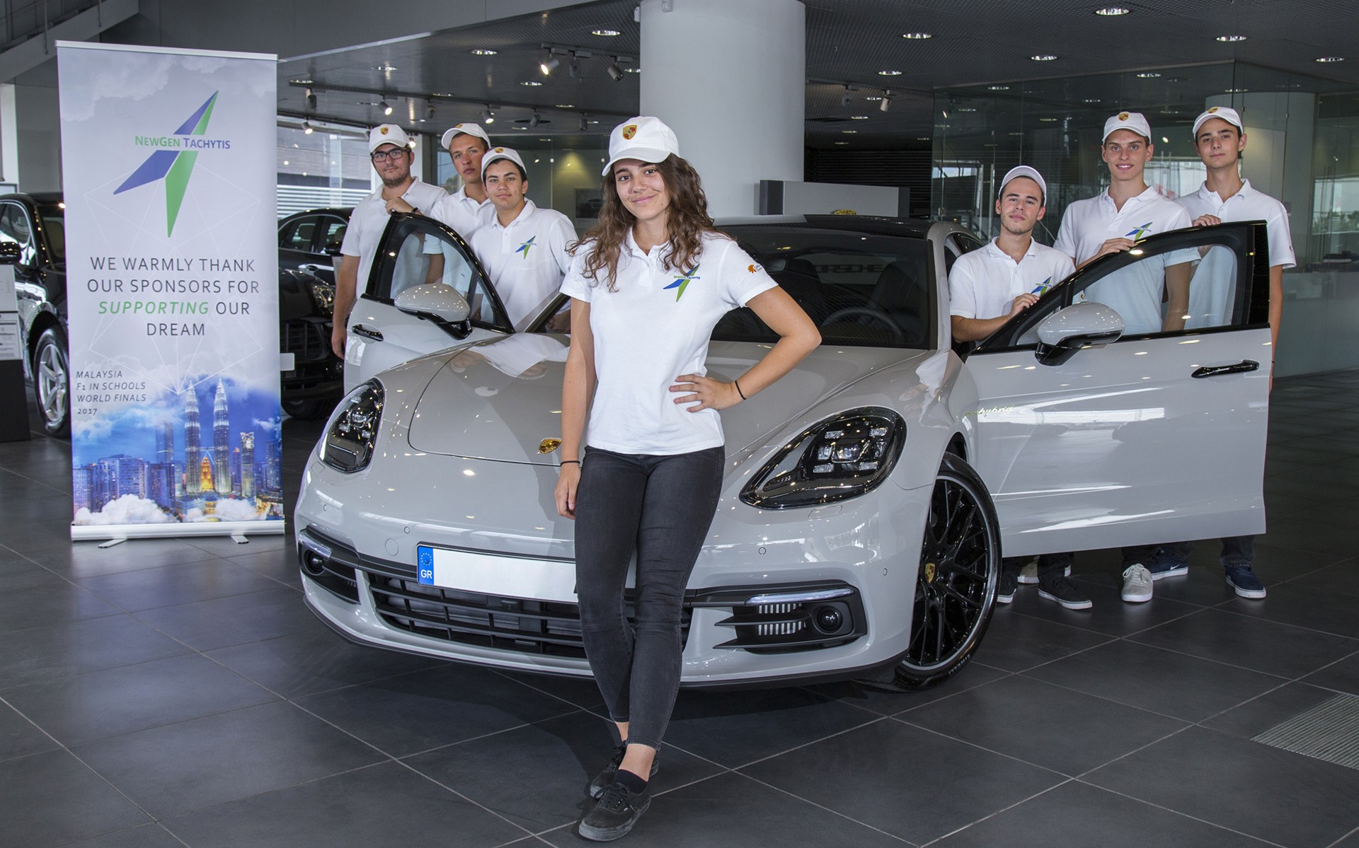 Η Porsche Hellas δίπλα στους Έλληνες μαθητές στο F1 in schools