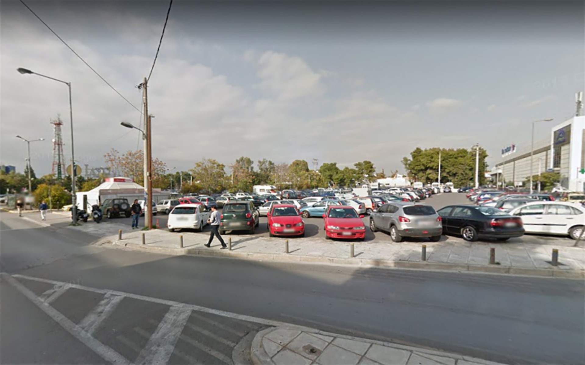Υπαίθριο πάρκινγκ λειτουργούσε χωρίς άδεια στο Μαρούσι