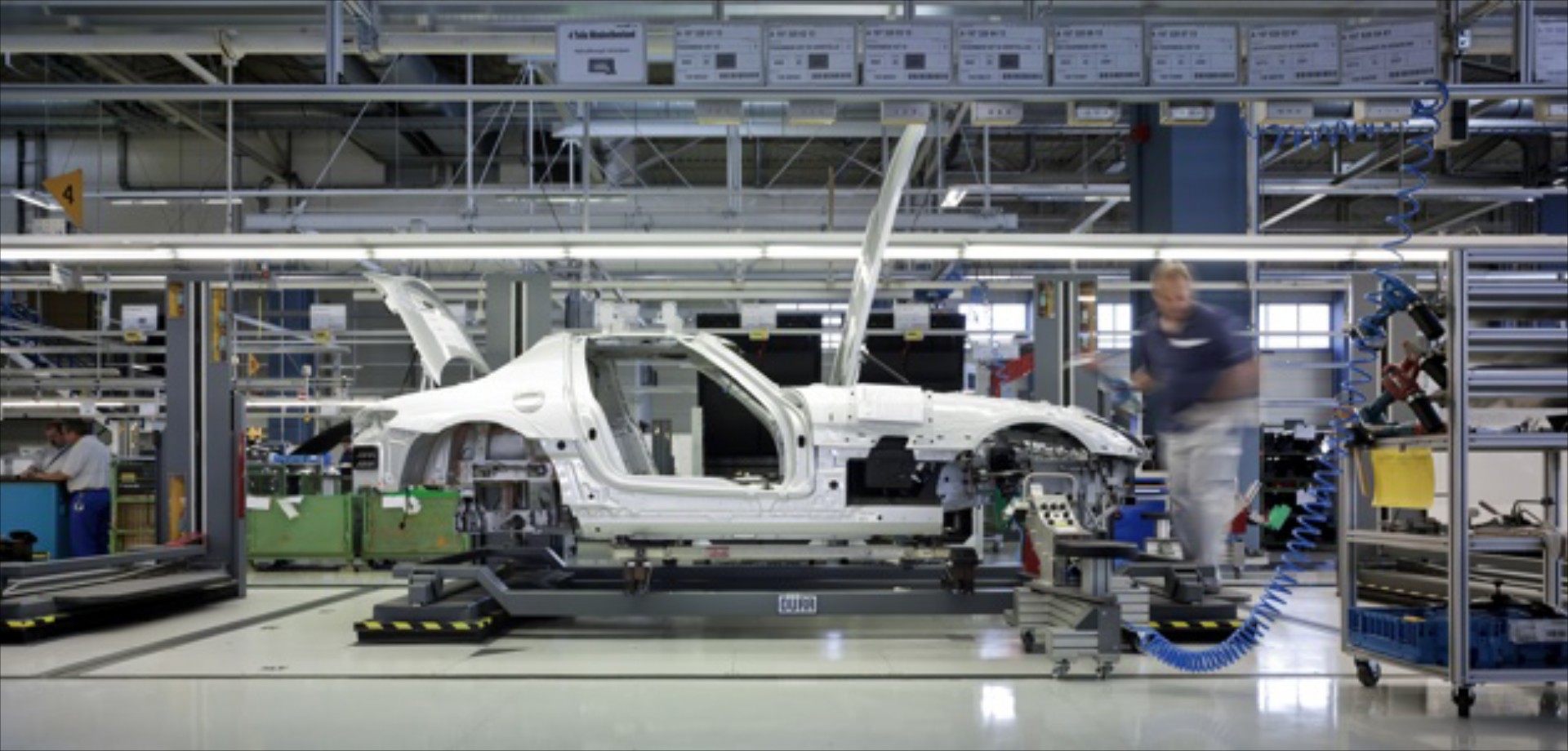 Νέα Mercedes SLS AMG