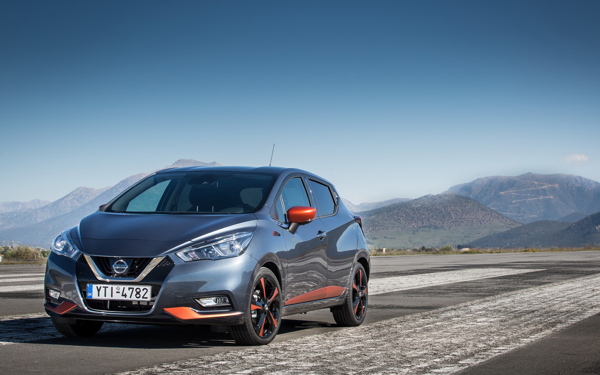 Η Black Friday φέρνει το Nissan Micra με δώρο ένα iPhone