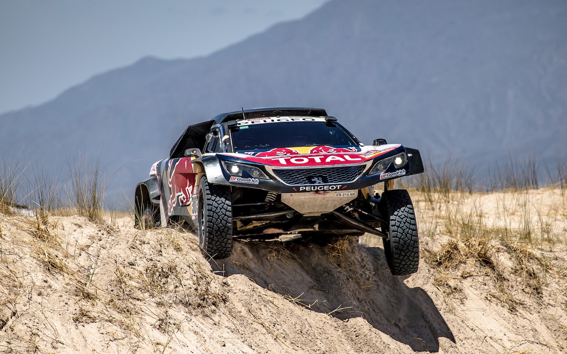 Ράλι Ντακάρ: Ο Peterhansel στο κυνήγι του Sainz (vid)