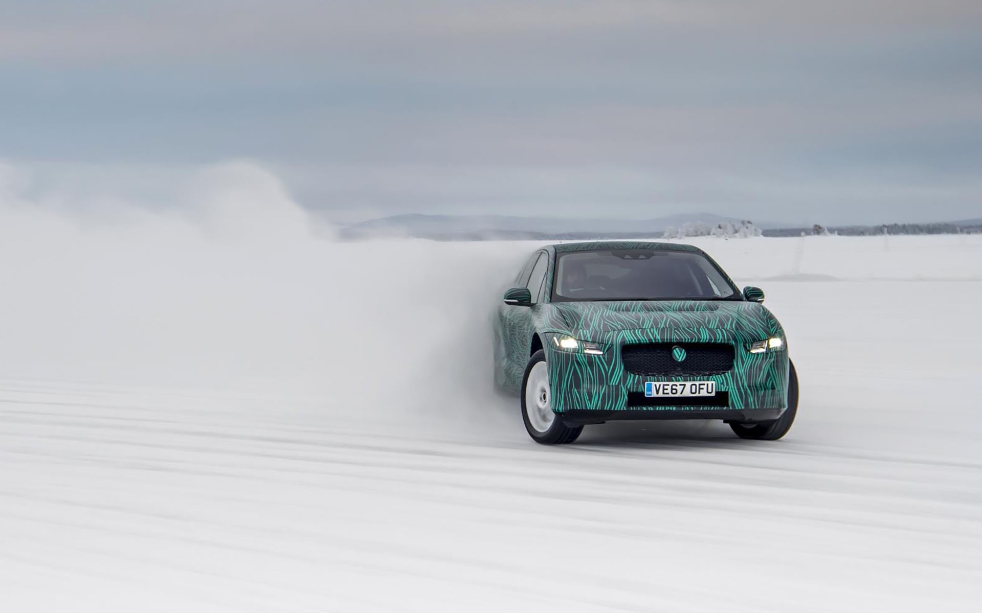 Το ηλεκτρικό SUV της Jaguar με φόρτιση εντός 45 λεπτών! (vid)