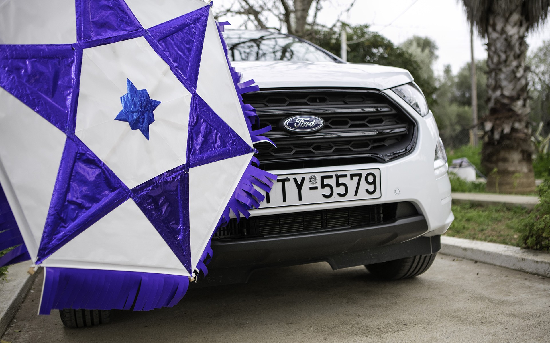 Το EcoSport έφυγε για… χαρταετό (vid)