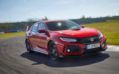 Το Civic Type R πάει για ρεκόρ στις πίστες με τον Jenson Button