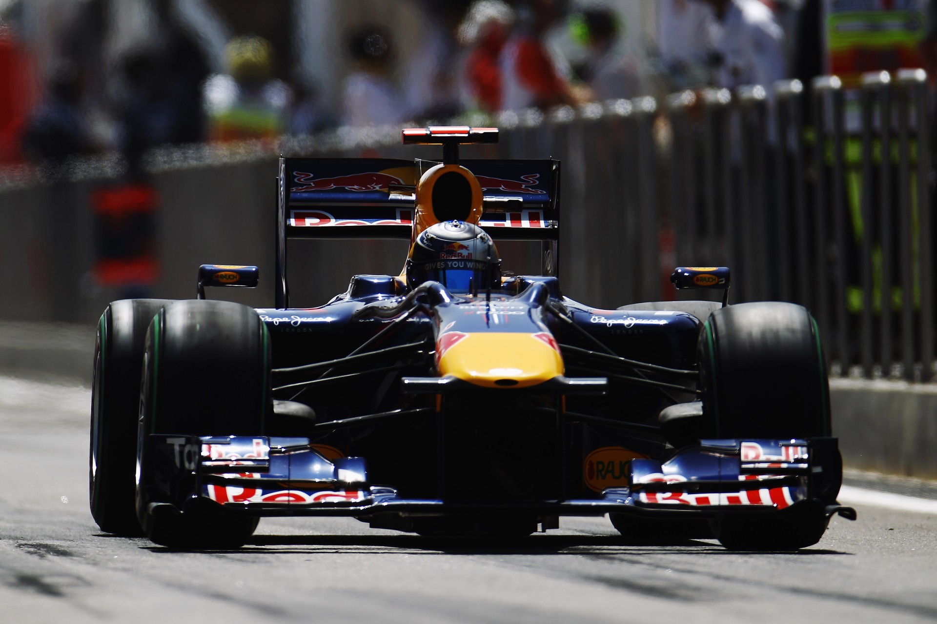 Τα λεφτά του στην Red Bull ποντάρει ο Hamilton