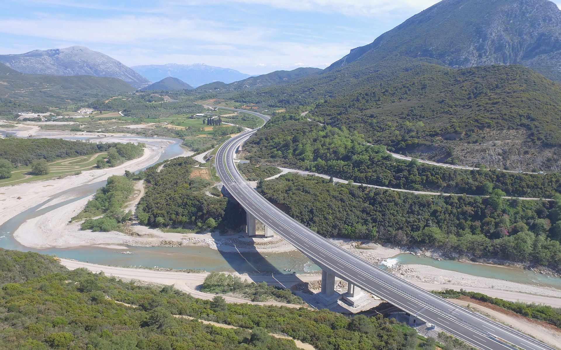 Γιατί εκτοξεύτηκε το κόστος των αυτοκινητοδρόμων στην Ελλάδα