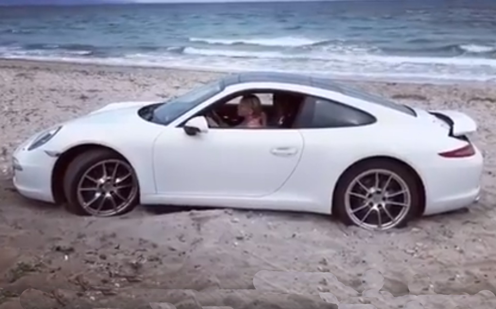 Μια Porsche 911 νόμιζε ότι είναι…. Cayenne (video)