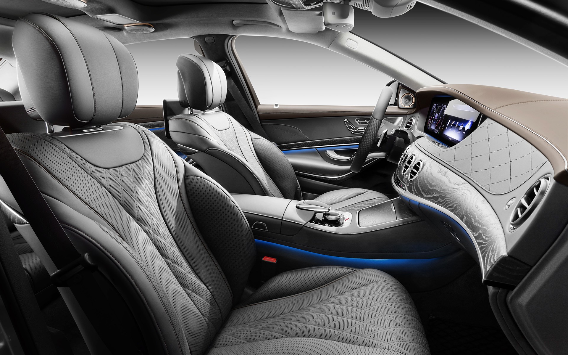 Πώς είναι μέσα το κάθισμα της Mercedes-Benz S-Class; (vid)