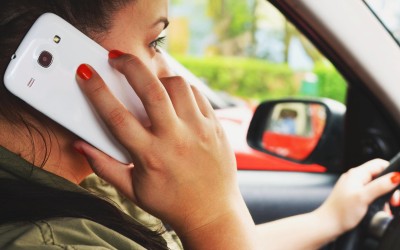 748 οδηγοί πιάστηκαν να μιλούν στο κινητό