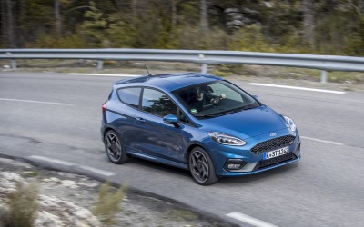 ΠΡΩΤΗ ΟΔΗΓΗΣΗ: Ford Fiesta ST και Fiesta Active