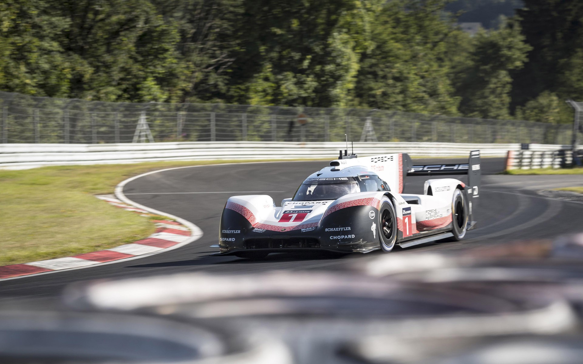 Ο πιο γρήγορος γύρος στην ιστορία του Nurburgring (vid)