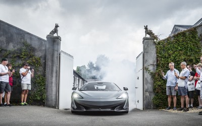 «Κάπνισε» η McLaren 600LT στο Goodwood (video)