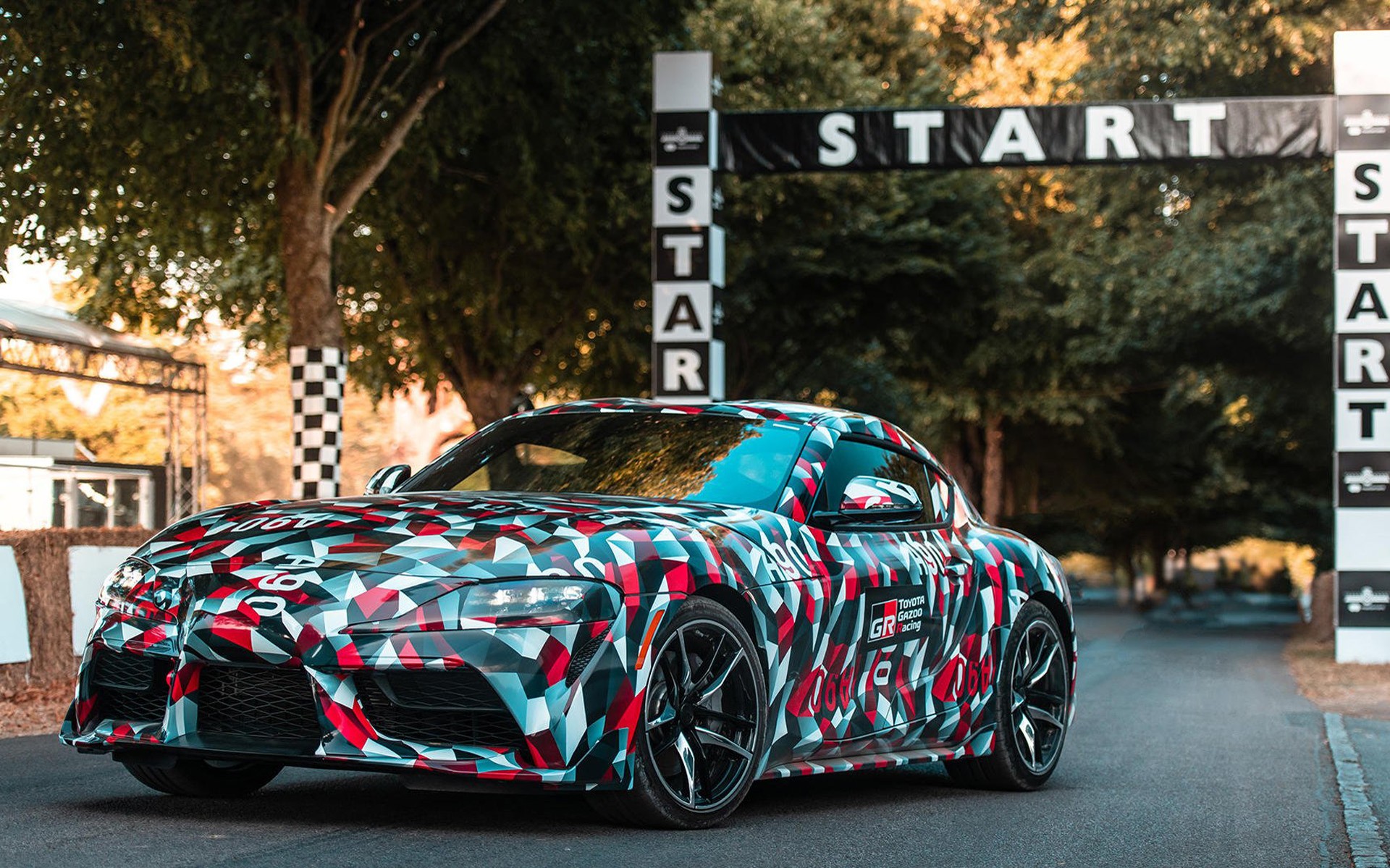 Η νέα Toyota Supra για πρώτη φορά μπροστά στο κοινό (vid)