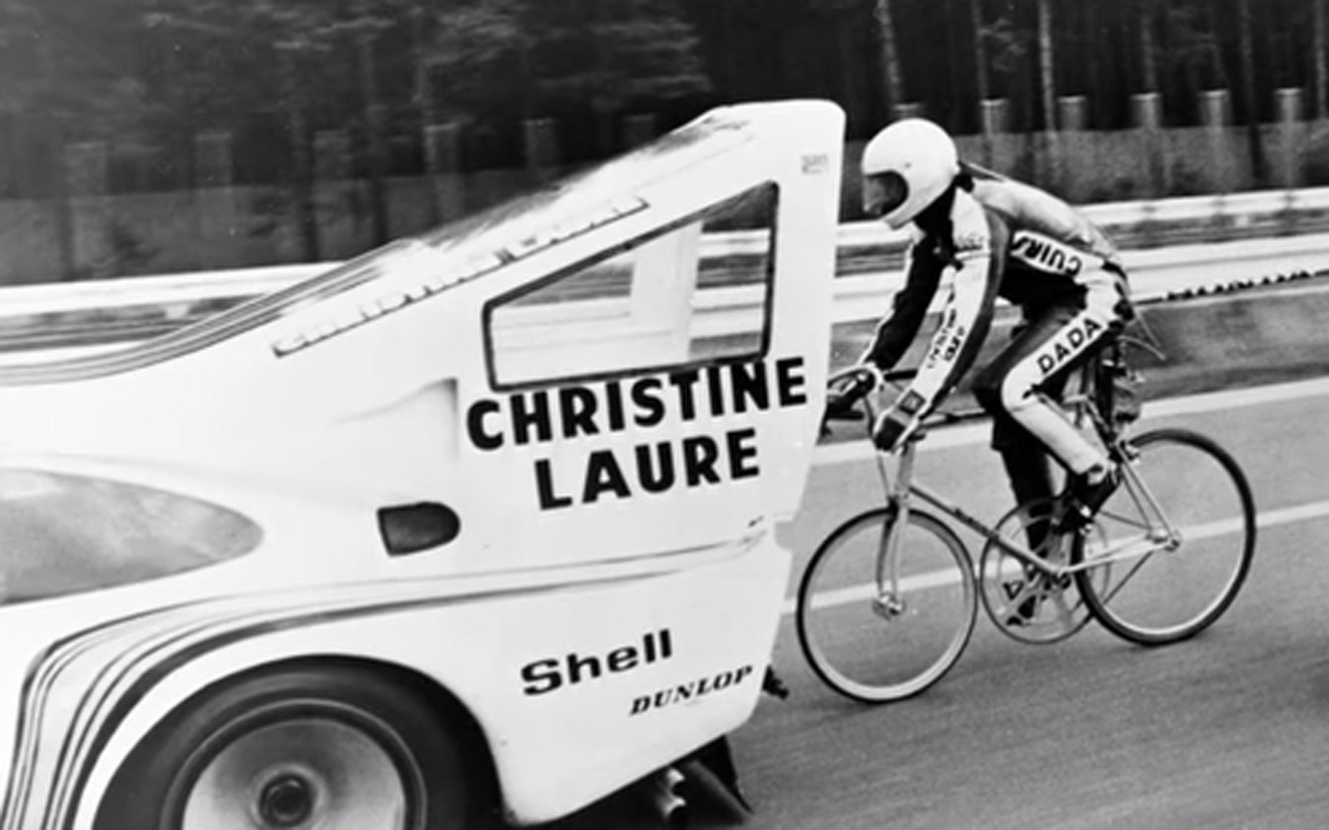 H Porsche βοηθάει και άλλους για… ρεκόρ! (video)