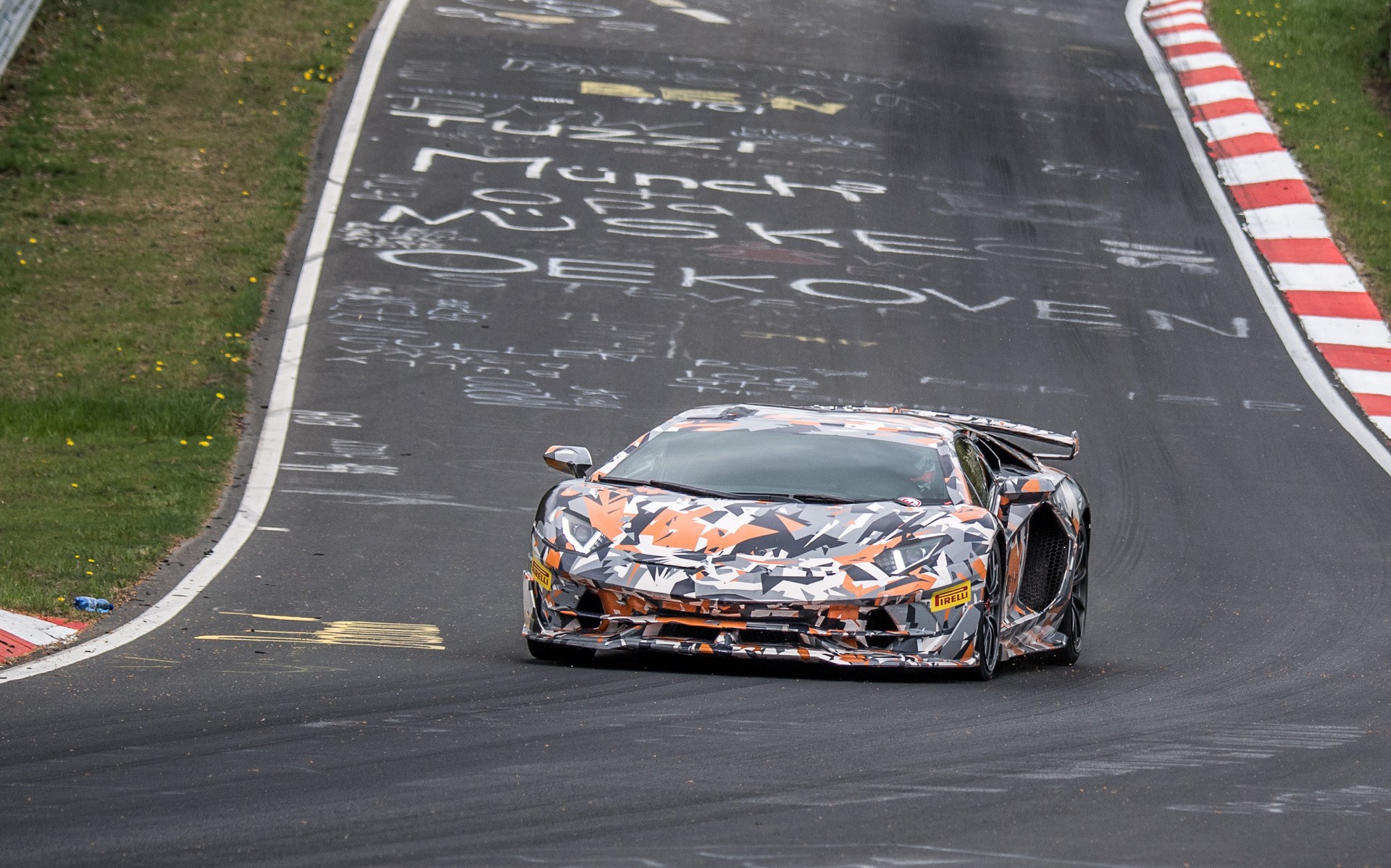 Τέρμα γκάζι: Η Lamborghini τον απόλυτο χρόνο στο Nurburgring (vid)