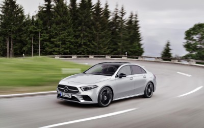 Τιμές και εξοπλισμοί για όλες τις εκδόσεις της A-Class Sedan