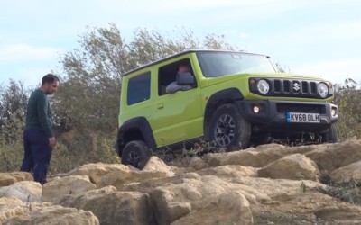 Μπορεί το νέο Jimny να ακολουθήσει το Land Cruiser; (video)