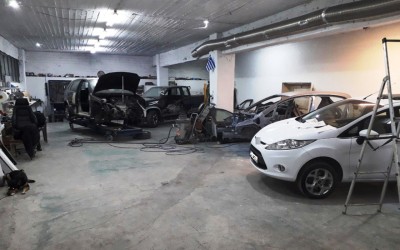 Έκλεβαν αυτοκίνητα και χρησιμοποιούσαν τα ανταλλακτικά σε ενοικιαζόμενα οχήματα