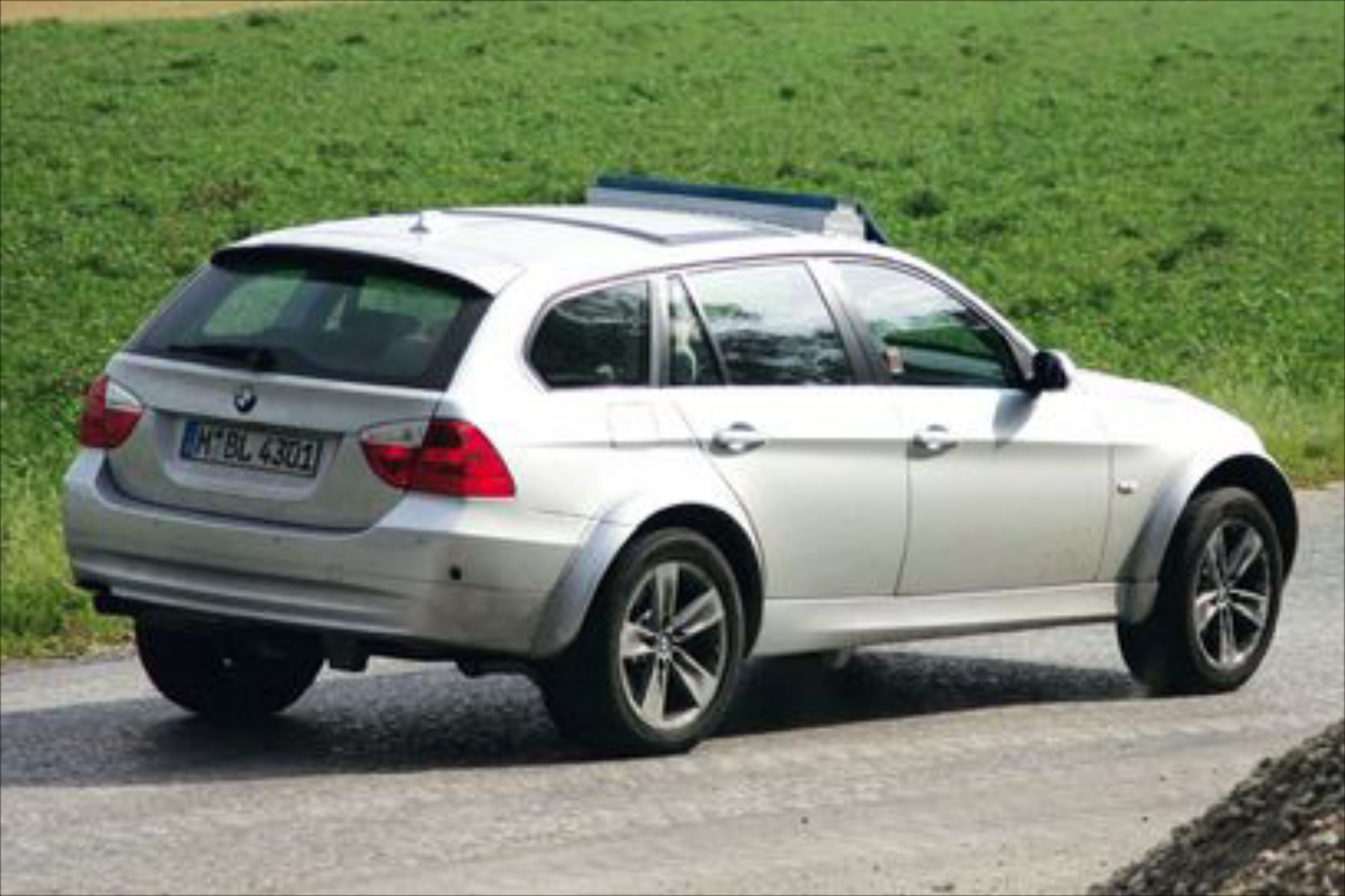 Η BMW σκέφτεται να βγάλει την X4;