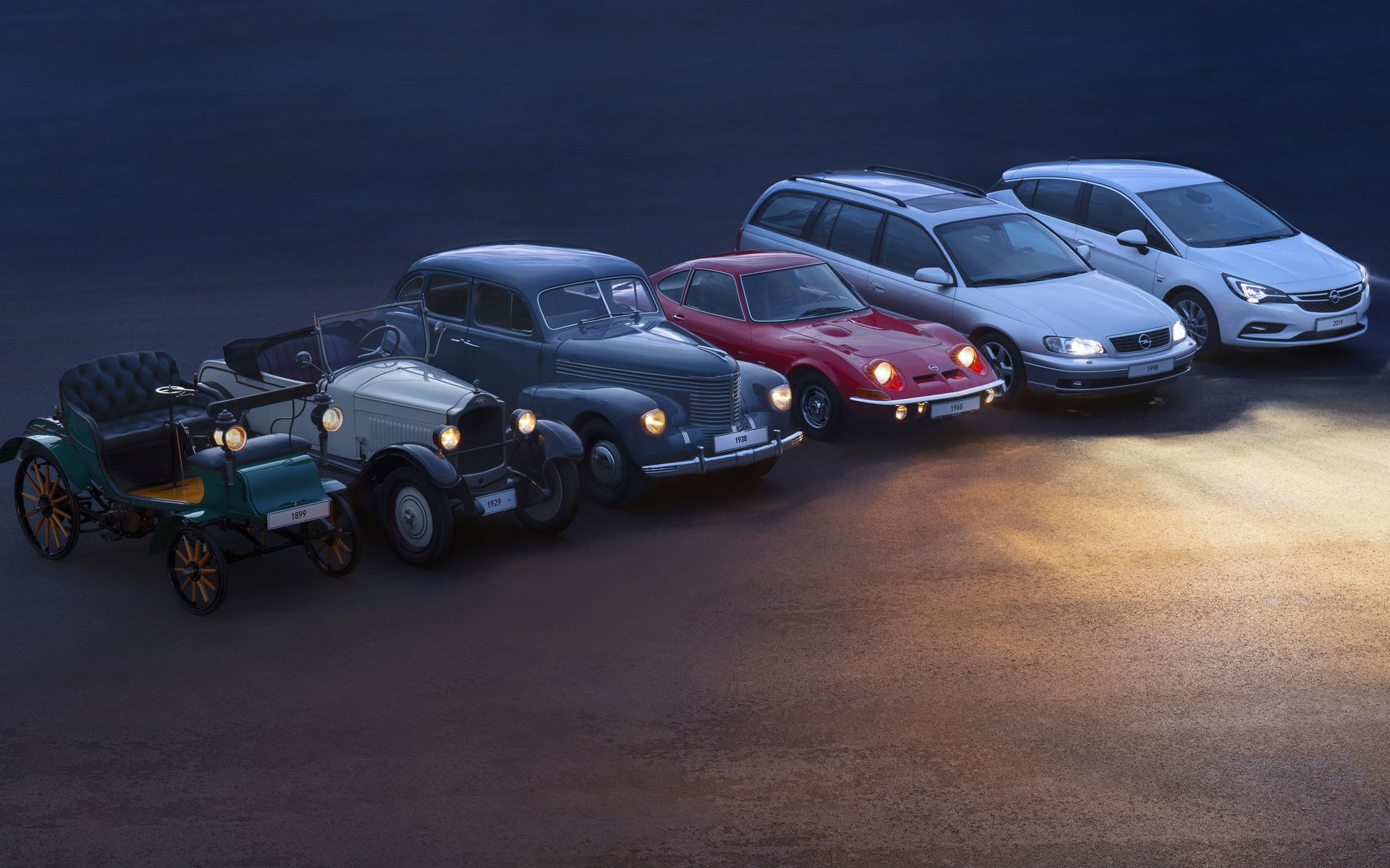 Πώς άλλαξαν τα φώτα στα αυτοκίνητα τα τελευταία 120 χρόνια (vid)