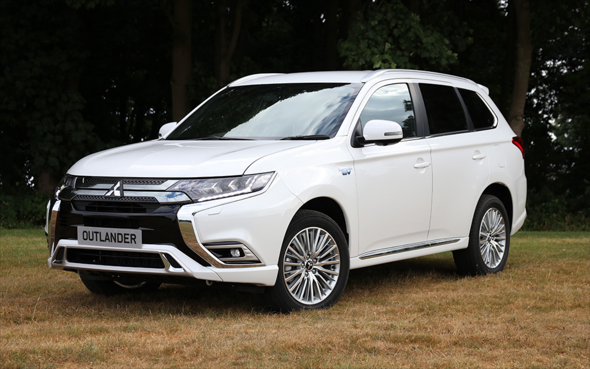 Το πρώτο σε πωλήσεις Mitsubishi στην Ευρώπη είναι υβριδικό