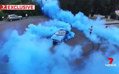 Αποκάλυψε το φύλο του μωρού του με… burn out! (video)