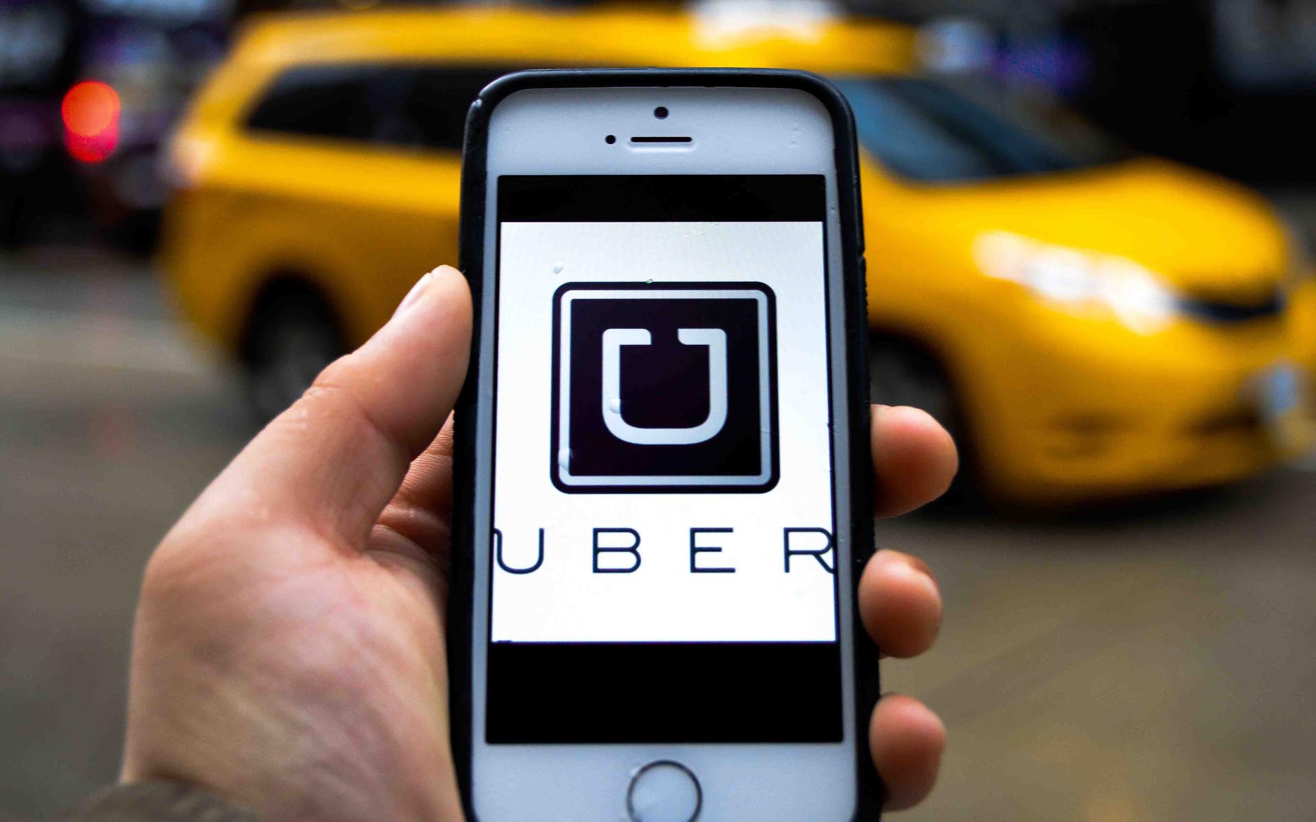 Uber: Βγάζει στη φόρα τις εις βάρος της καταγγελίες για σεξουαλική κακοποίηση!