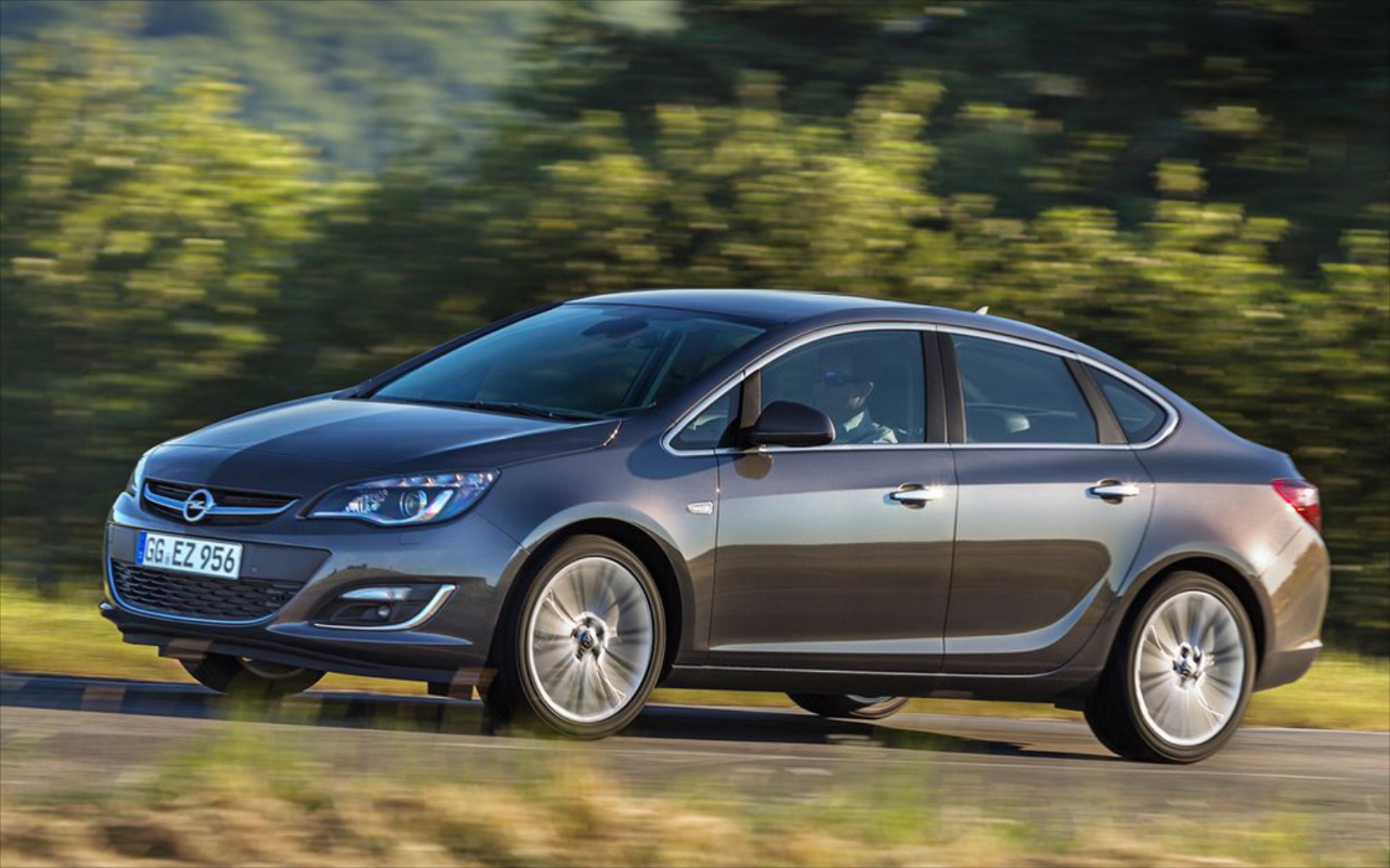 Το Opel Astra Sedan με 14.990 ευρώ