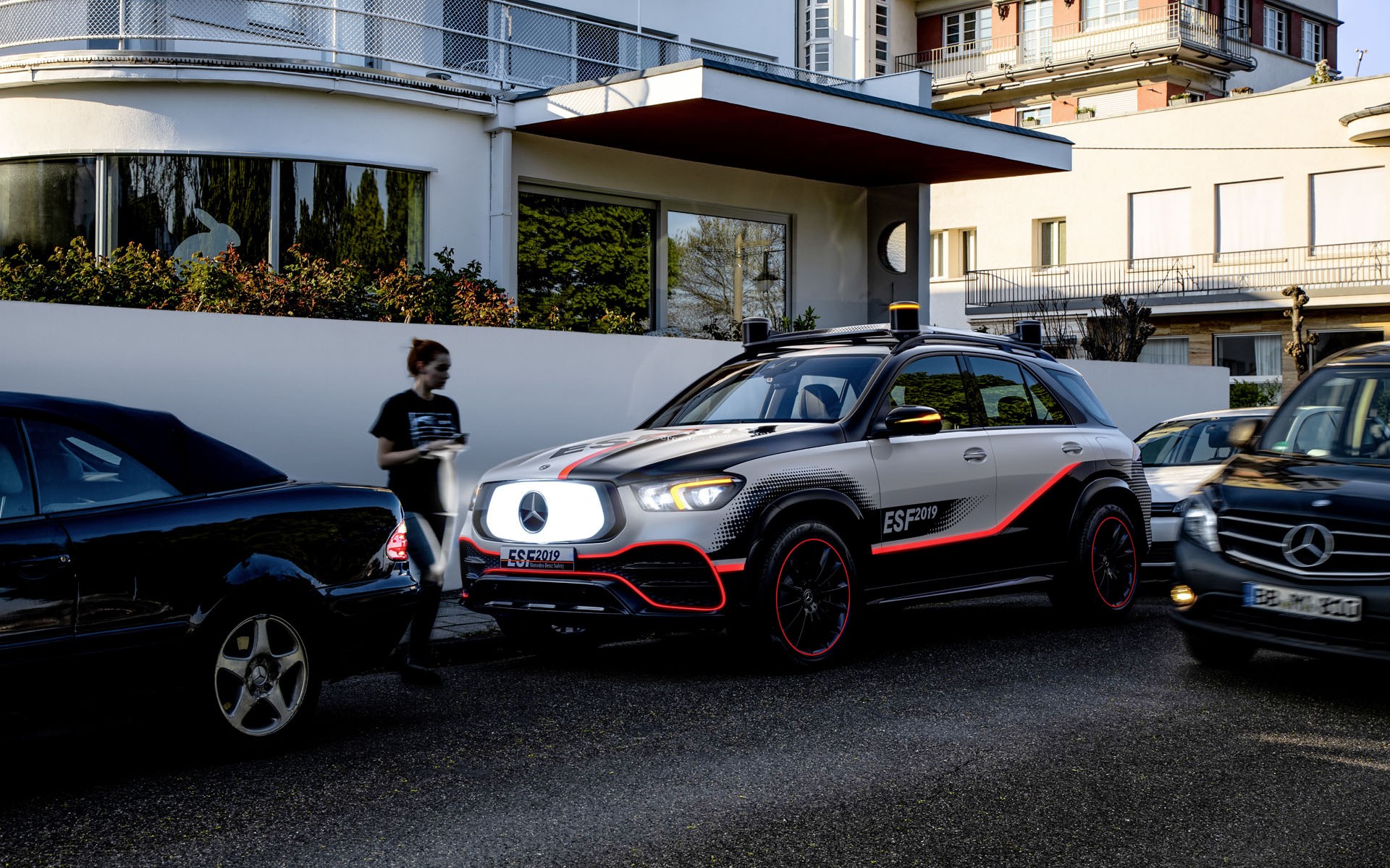 Το αυτόνομο όχημα που επικοινωνεί με τους πεζούς (vid)