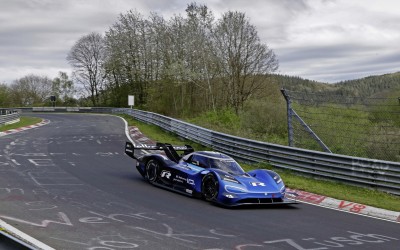 Θα σπάσει το ηλεκτρικό Volkswagen το ρεκόρ στο Nurburgring; (vid)