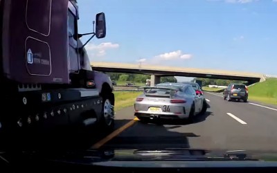 Τύχη βουνό είχε ο οδηγός της Porsche 911 GT3 (video)