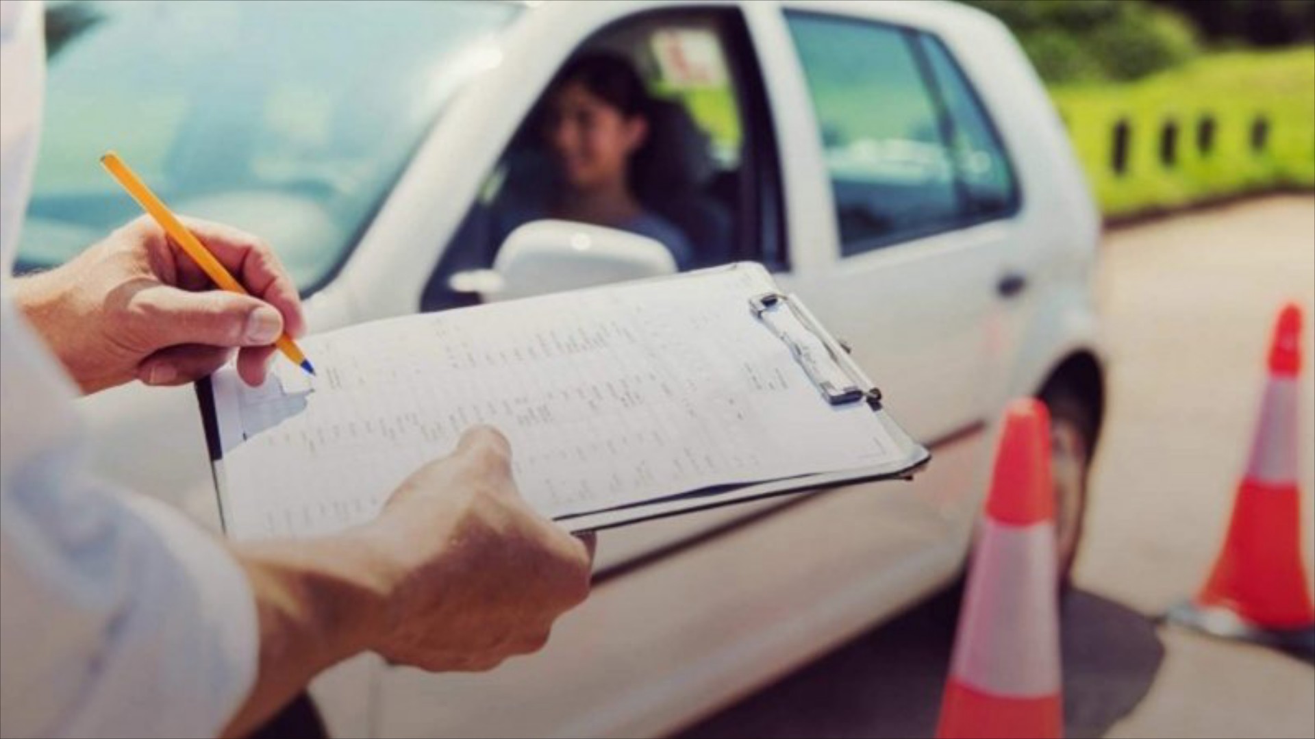 Δίπλωμα οδήγησης: Προσωρινή επιστροφή του εκπαιδευτή στο όχημα