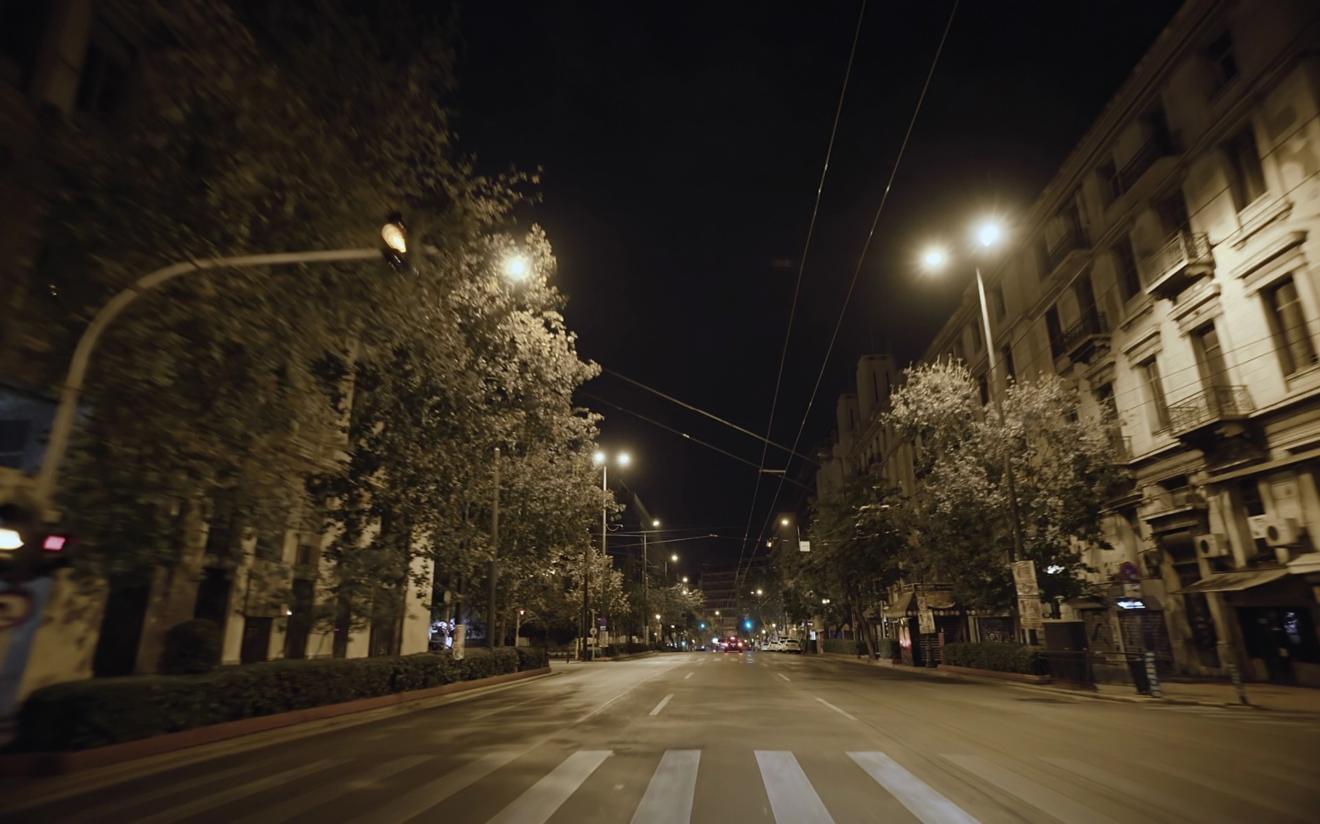 Πώς είναι η ζωή του οδηγού στην Αθήνα τον Δεκαπενταύγουστο