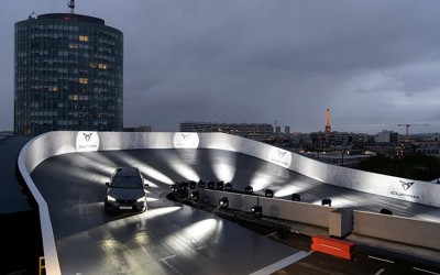 Οδηγώντας ένα Cupra Ateca σε ταράτσα (video)