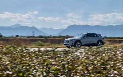 Video δοκιμή Audi e-tron 55 quattro: Ταξίδι καινοτομίας