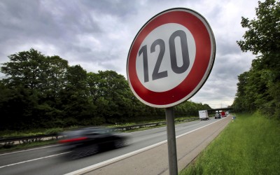 Μείωση των ορίων ταχύτητας για περιορισμό των ρύπων;