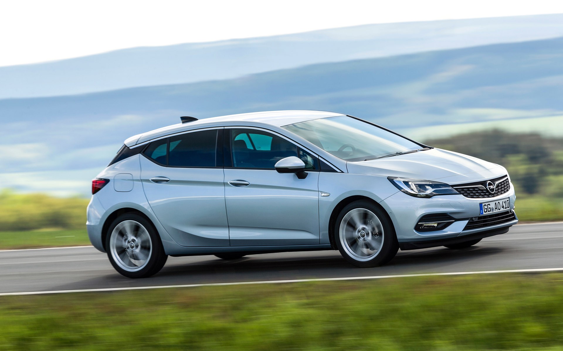 Τιμές και εξοπλισμός του νέου Opel Astra