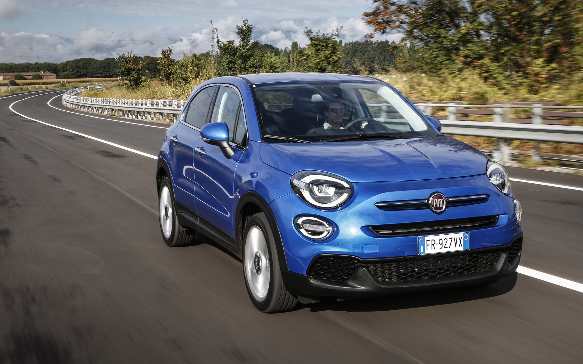 Από 16.990 ευρώ: Νέες τιμές για το Fiat 500X