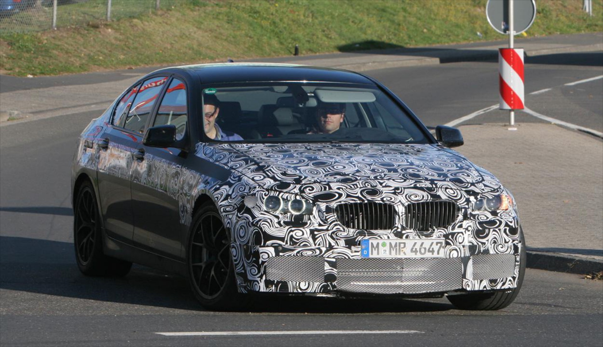 Nέα BMW M5 με V8

