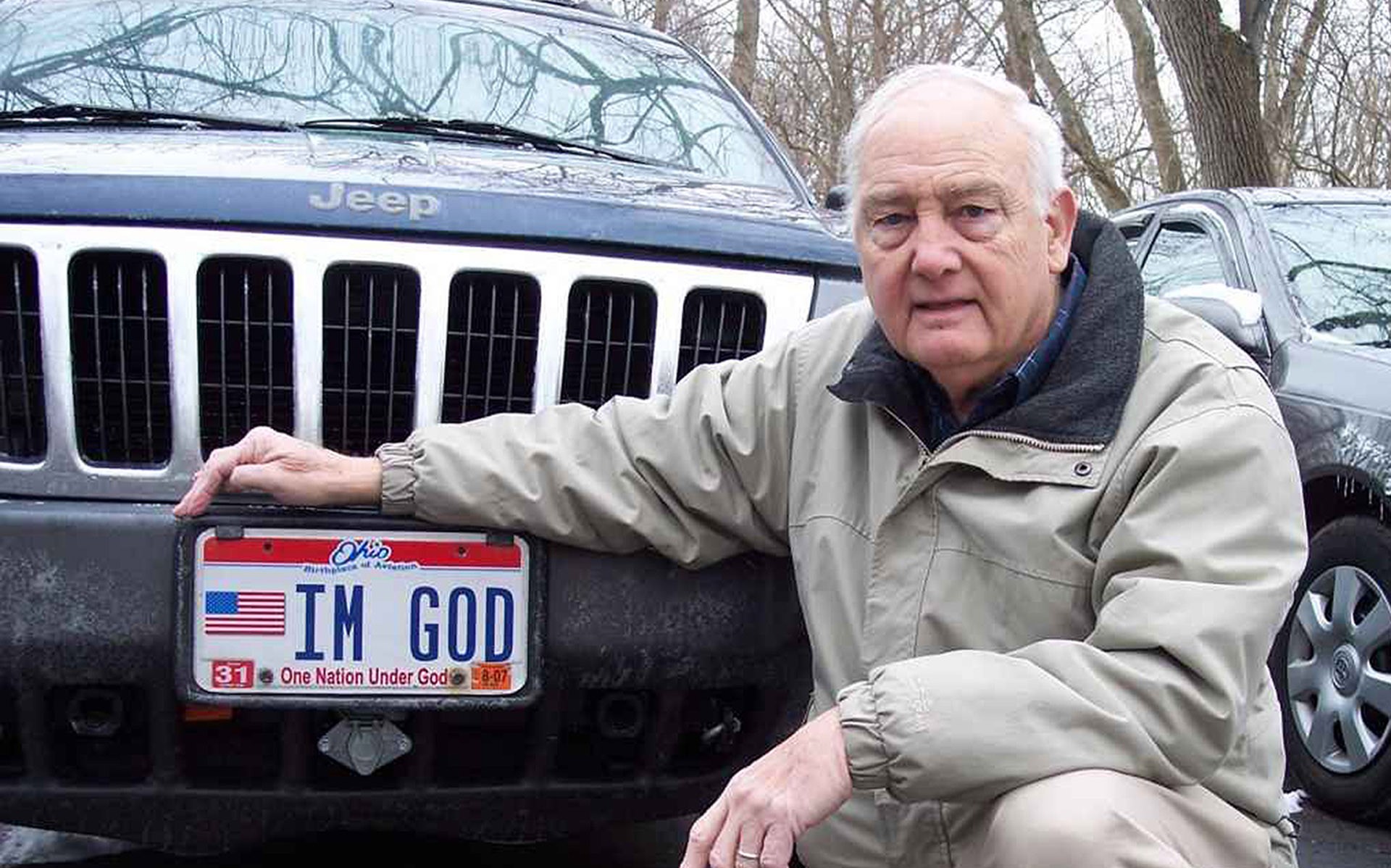 Μπορεί να χρησιμοποιεί την πινακίδα «Είμαι Θεός»