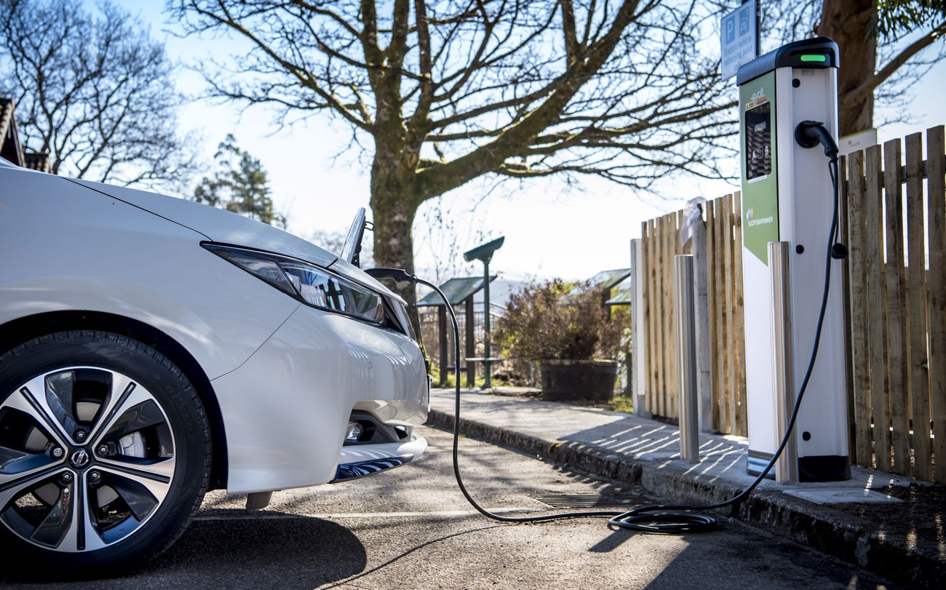 240% αυξήθηκαν οι πωλήσεις ηλεκτρικών στη Γαλλία