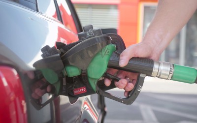 Κορονοϊός: Τι να προσέχουμε όταν ανεφοδιάζουμε το αυτοκίνητο στο πρατήριο καυσίμων