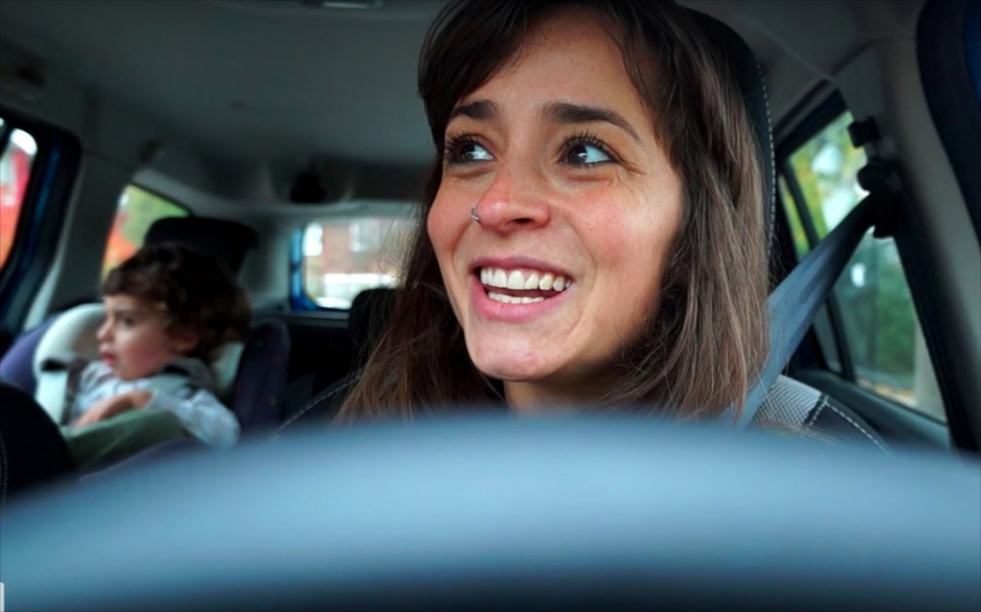 Απαγόρευση κυκλοφορίας: Επιτρέπονται τα ανήλικα παιδιά στο αυτοκίνητο