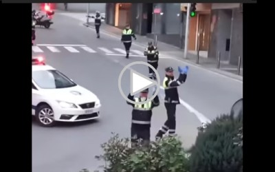 Κορονοϊός: Η αστυνομία της Ανδόρρας δεν χάνει το ηθικό της (VIDEO)