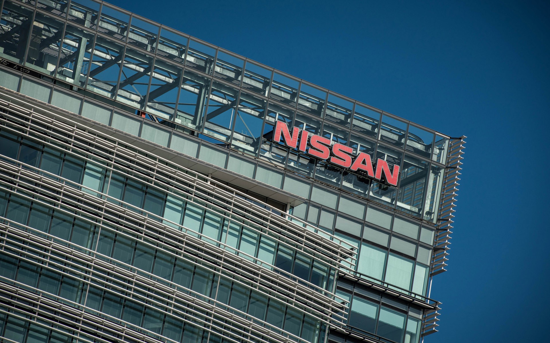 Σταδιακή έναρξη λειτουργίας εκθέσεων και συνεργείων Nissan από τη Δευτέρα